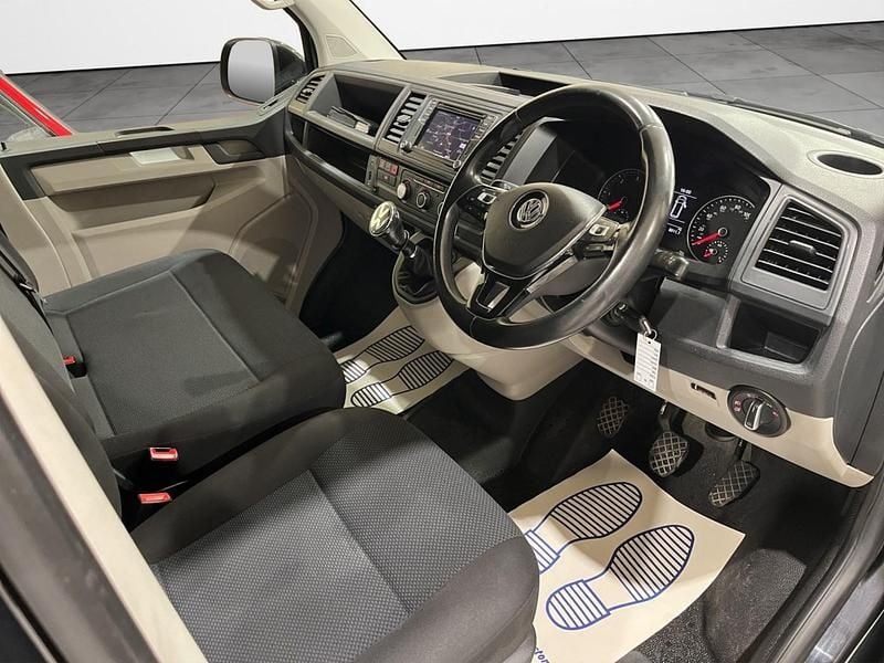 Used VW Transporter Highline 148 HP (108 kW) 2017 Black Van