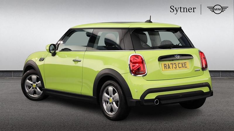 Used Mini Cooper Classic 134 HP (98 kW) 2024 Zesty yellow  Hatchback