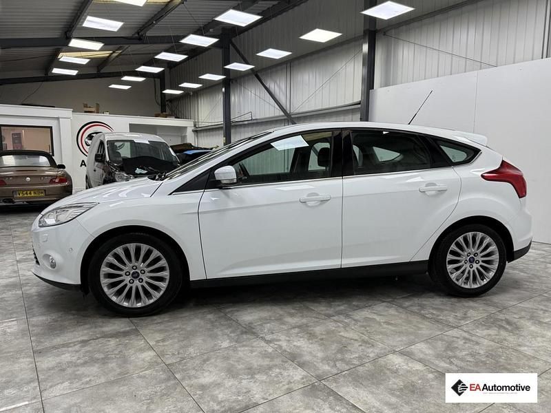 Używany Ford Focus Titanium X 125 KM (91 kW) 2013 Biały Hatchback