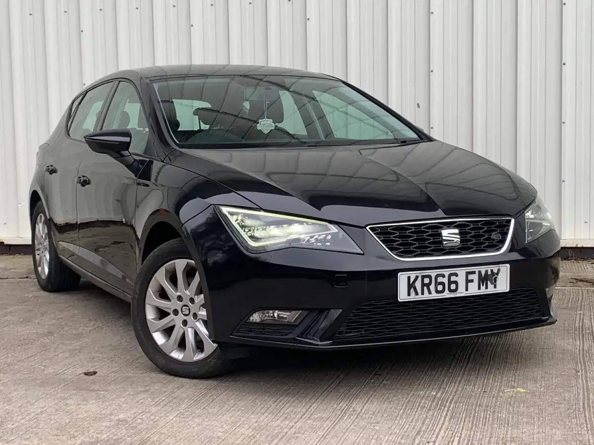 Used Seat Leon SE 110 HP (80 kW) 2016 Black Hatchback