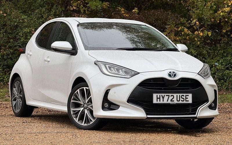 Used 2025 Toyota Yaris Hybrid Hatchback | £19,000 (Good price) - Image 1/4