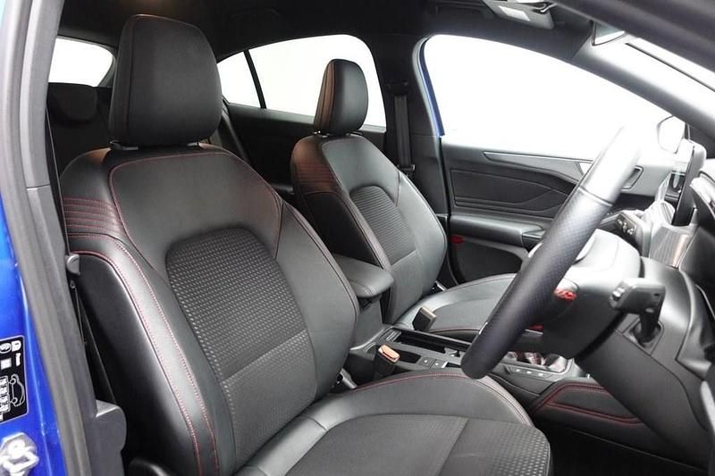 Used Ford Focus ST-Line X 182 HP (133 kW) 2018 Blue Hatchback