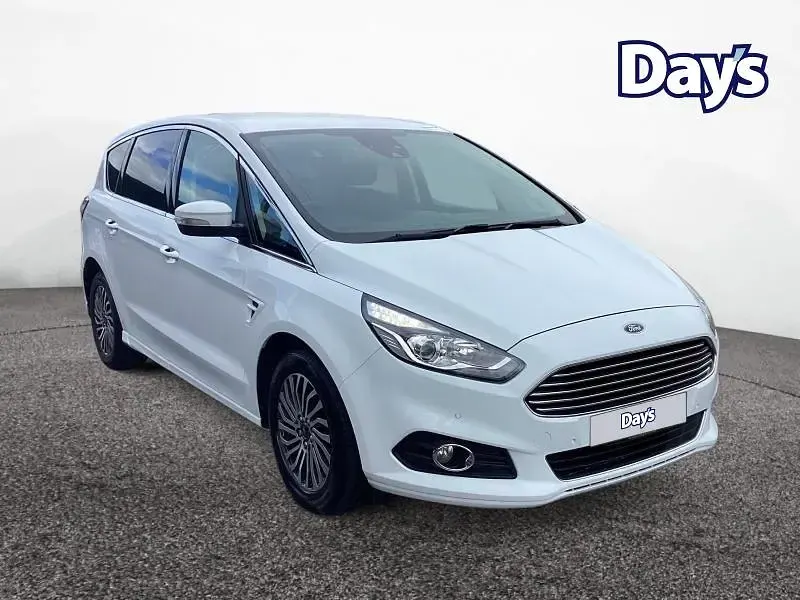 Used Ford S-MAX Titanium 150 HP (110 kW) 2019 White MPV
