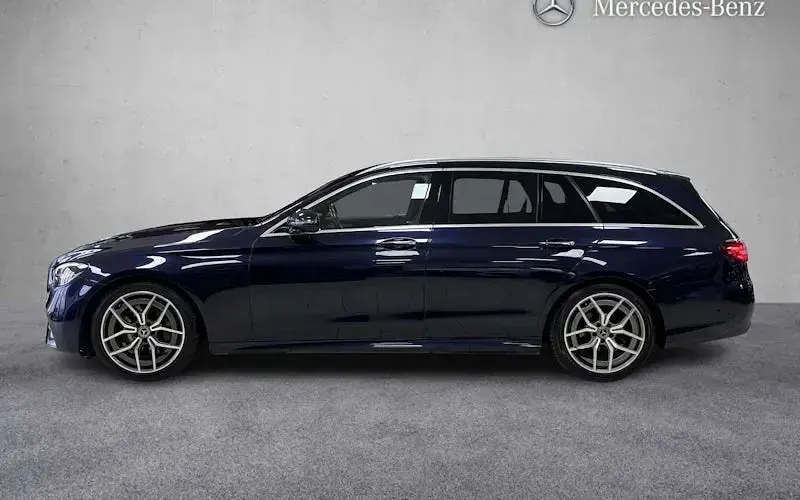 Used Mercedes E200 AMG line 200 HP (147 kW) 2023 Blue Estate