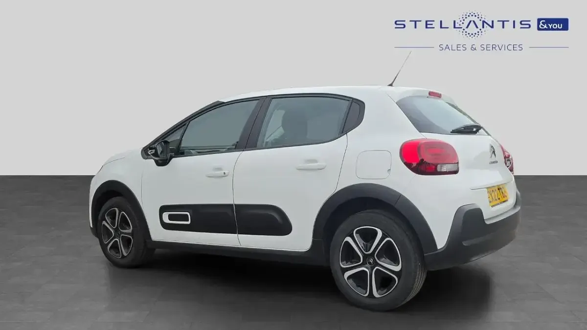 Used Citroën C3 PureTech 82 HP (60 kW) 2022 White Hatchback