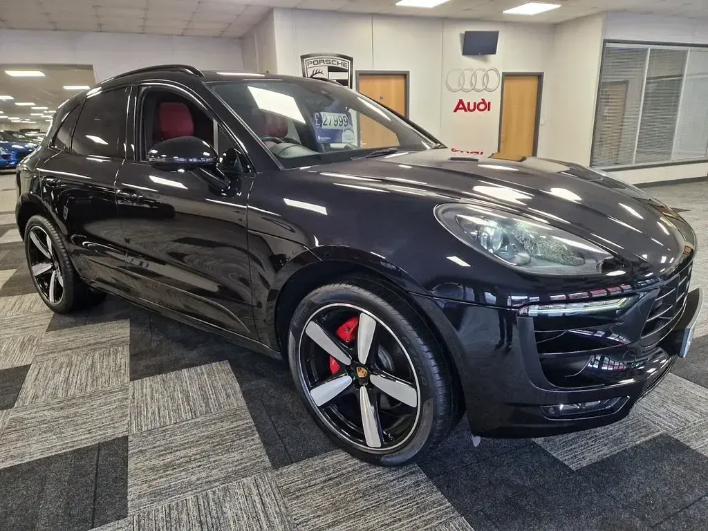 Used Porsche Macan Turbo 400 HP (294 kW) 2015 Black SUV