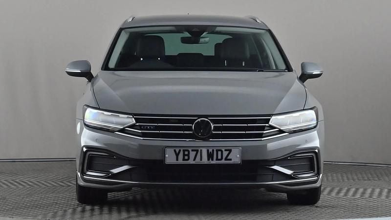 Used VW Passat GTE 218 HP (160 kW) 2022 Grey Estate