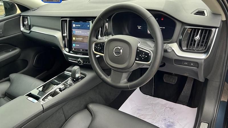 Used Volvo V60 Ultimate 455 HP (334 kW) 2025 Blue Estate