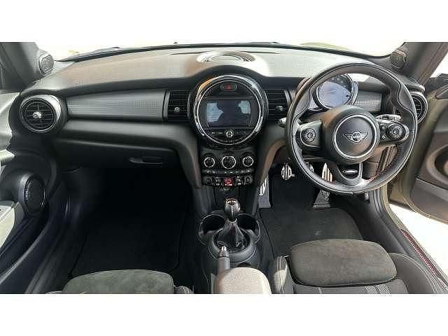 Image 4/4