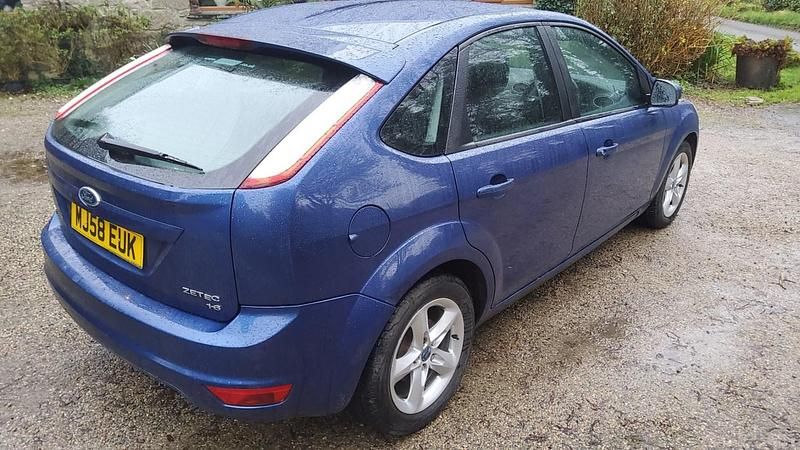 Used Ford Focus Zetec 100 HP (73 kW) 2008 Blue Hatchback
