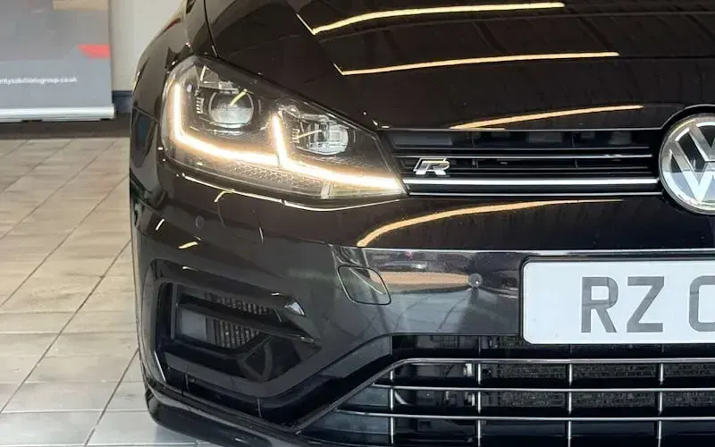 Used VW Golf VII R 300 HP (220 kW) 2019 Black Hatchback