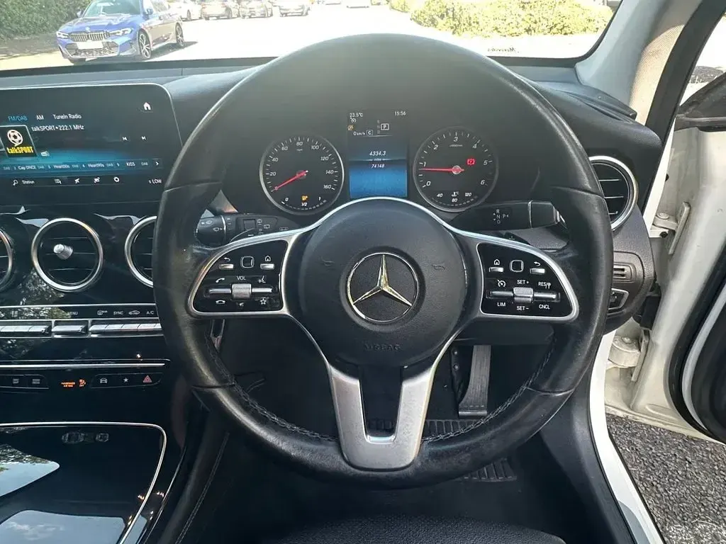 Used Mercedes GLC220 194 HP (142 kW) 2020 White SUV