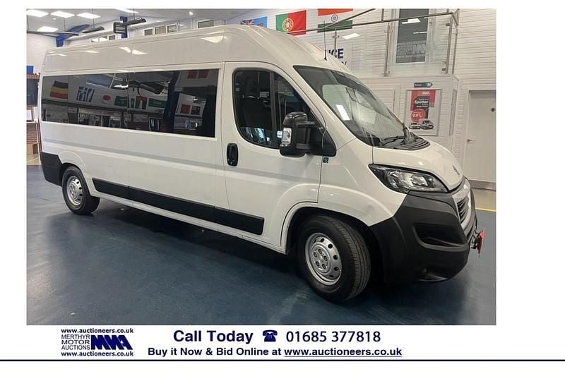 White Used 2018 Peugeot Boxer Access Van | £9,260 (Good price) - Image 1/4