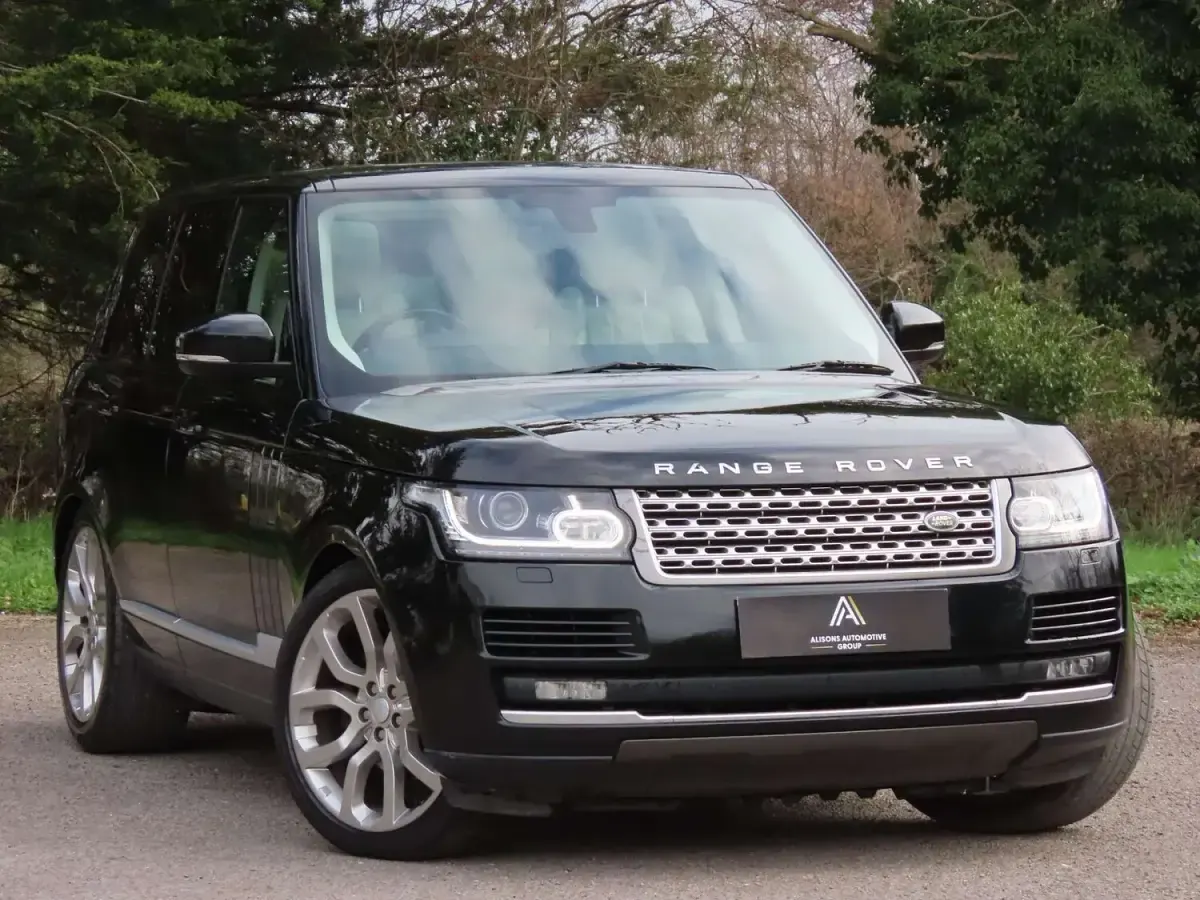 Used Land Rover Range Rover Vogue 306 HP (225 kW) 2015 Black SUV