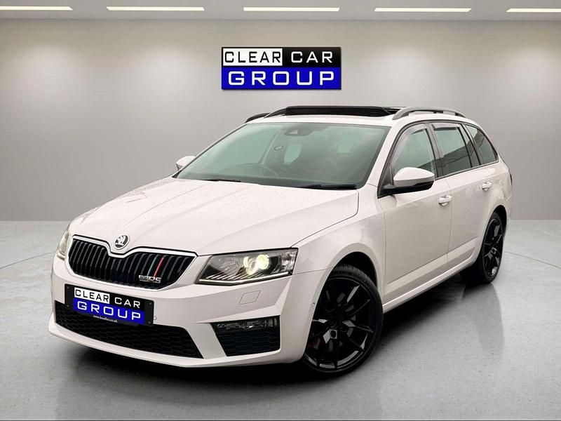 Used Skoda Octavia vRS 2014 White Hatchback
