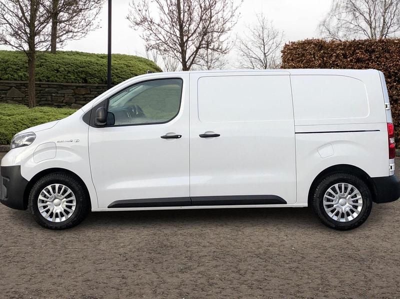 White Used 2023 Toyota Proace Van | £20,209 (Expensive) - Image 1/4
