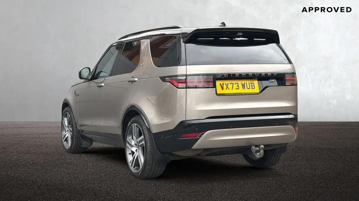 Used Land Rover Discovery HSE Dynamic 2023 Lantau bronze SUV