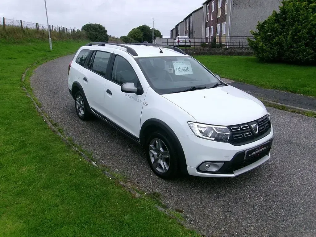 Used Dacia Logan MCV Comfort 88 HP (64 kW) 2018 White Estate