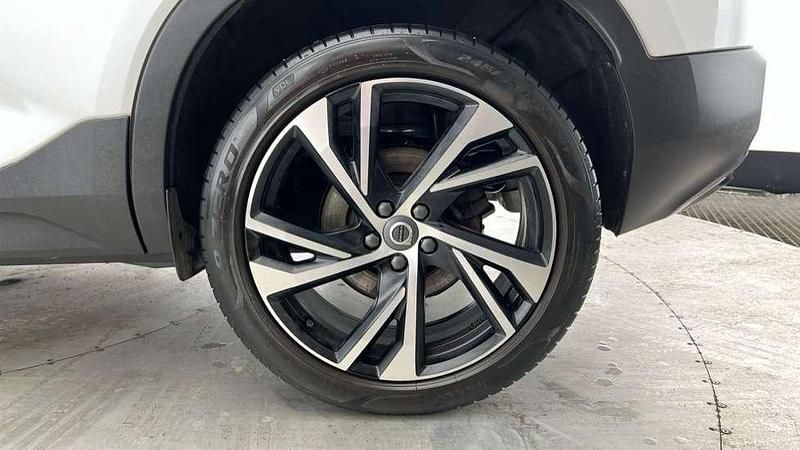 Used Volvo XC40 R-Design Pro 197 HP (144 kW) 2021 White SUV