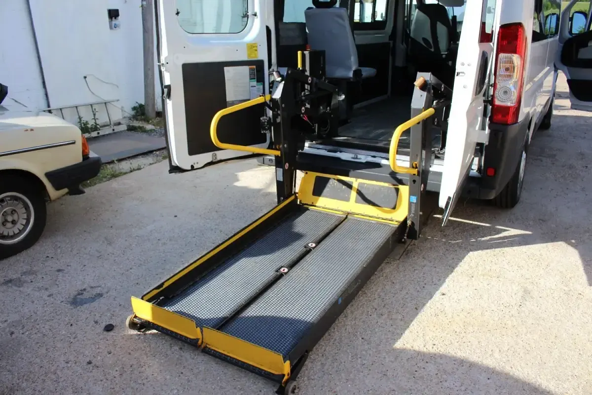Second-hand Peugeot Boxer 110 CP (80 kW) 2014 Alb Van