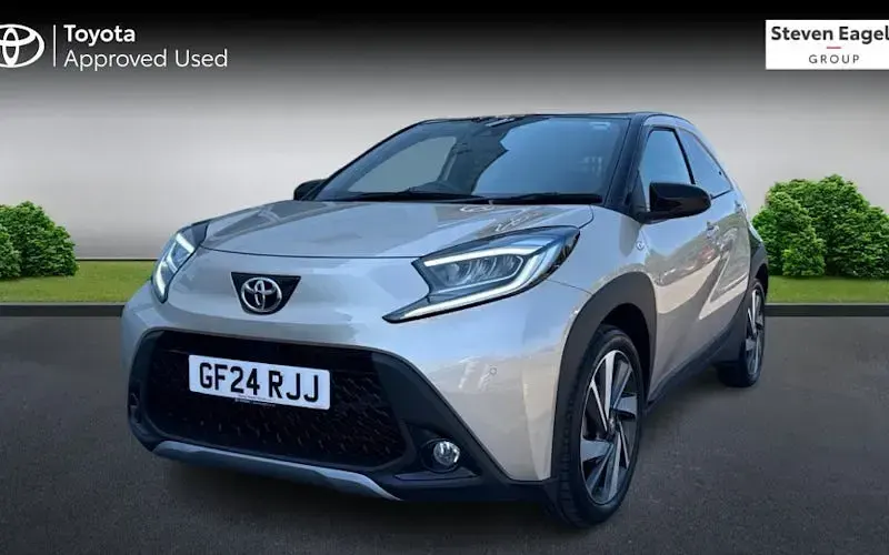 Used Toyota Aygo X 72 HP (52 kW) 2024 Beige SUV