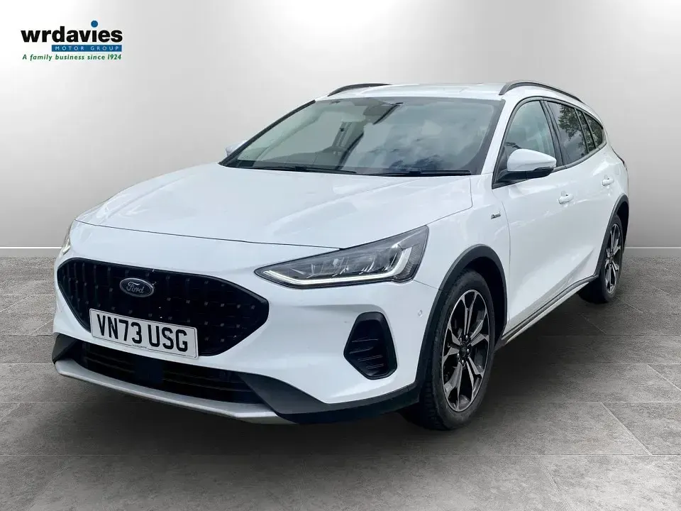 Used Ford Focus Active X 125 HP (91 kW) 2024 Frozen white Estate