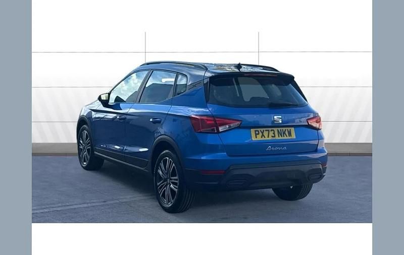 Używany Seat Arona SE Technology 95 KM (69 kW) 2023 Niebieski SUV