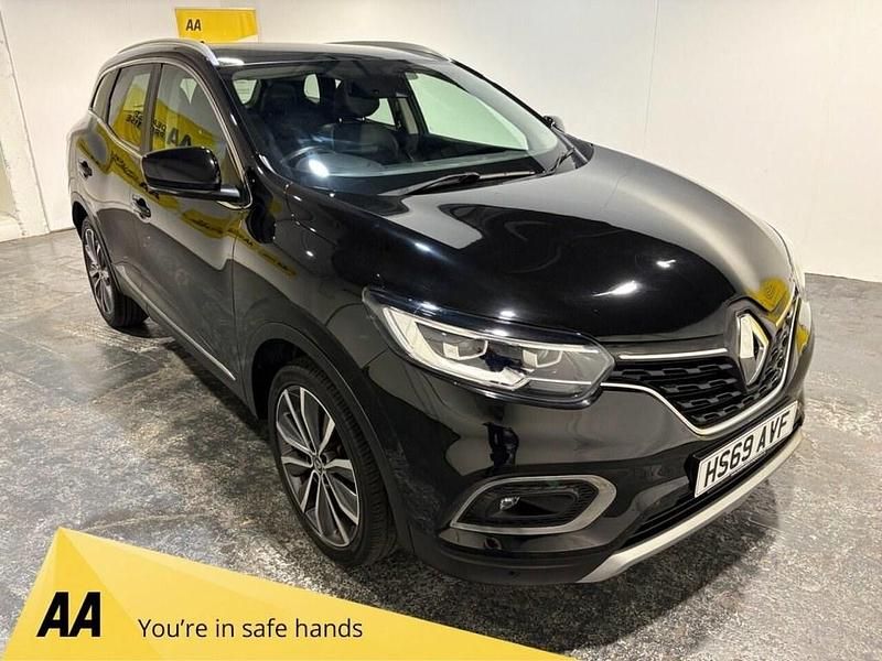 Red Used 2020 Renault Kadjar Version S SUV | £10,500 (Fair price) - Image 1/3