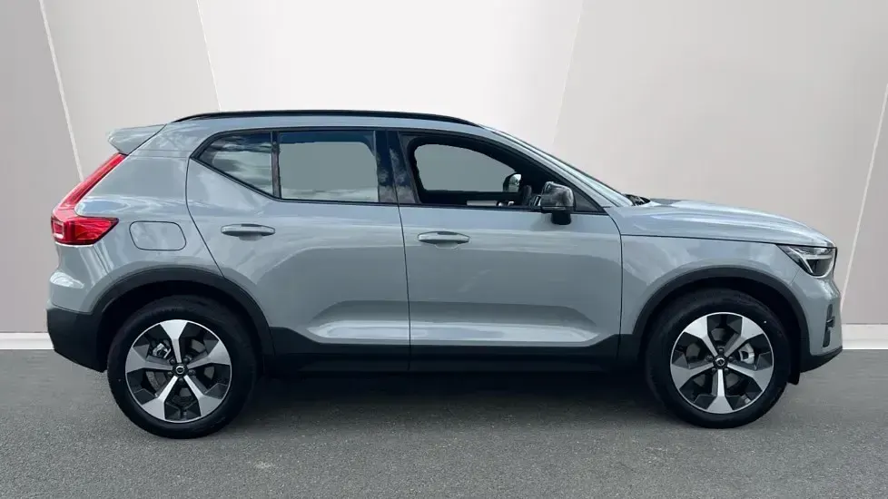 New Volvo XC40 Plus 163 HP (119 kW) 2026 Metallic  vapour grey SUV