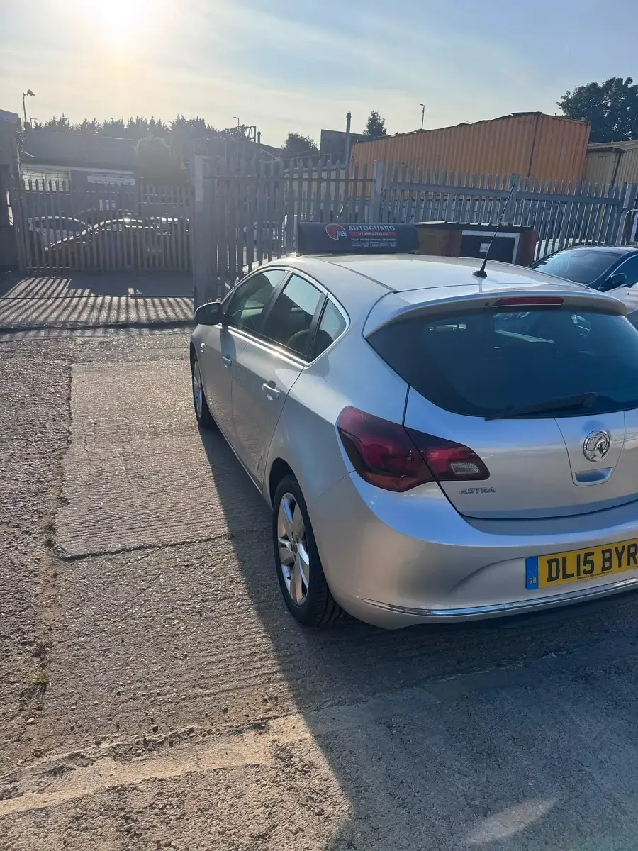 Used Vauxhall Astra SRi 2015 Silver Hatchback