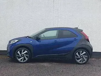 Used Toyota Aygo X 72 HP (52 kW) 2024 Blue SUV
