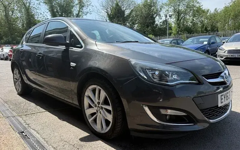 Gebraucht Vauxhall Astra SRi 140 PS (102 kW) 2014 Grau Kleinwagen