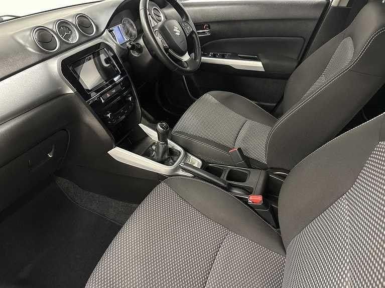 Used Suzuki Vitara SZ-T 120 HP (88 kW) 2017 White SUV