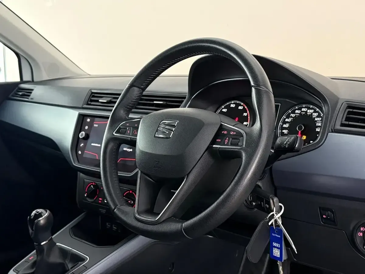 Used Seat Arona SE Technology 2019 White SUV