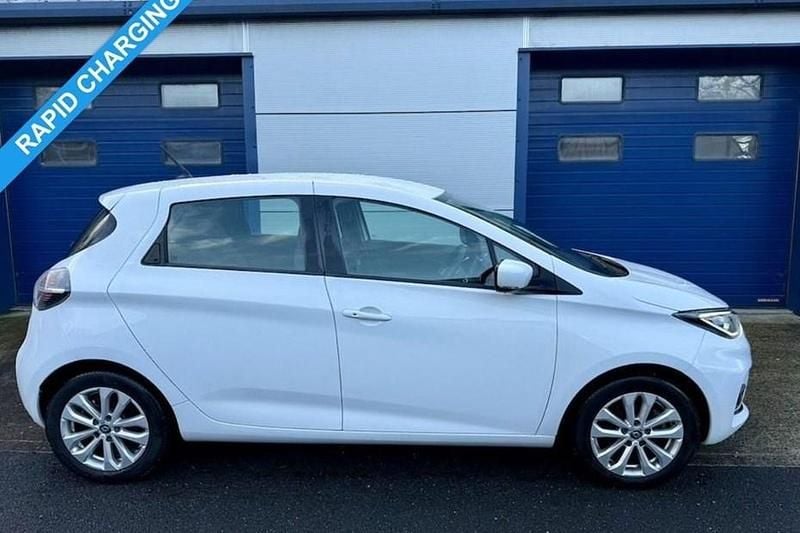 Used Renault Zoe Iconic 80 kW (109 HP) 2021 White Hatchback