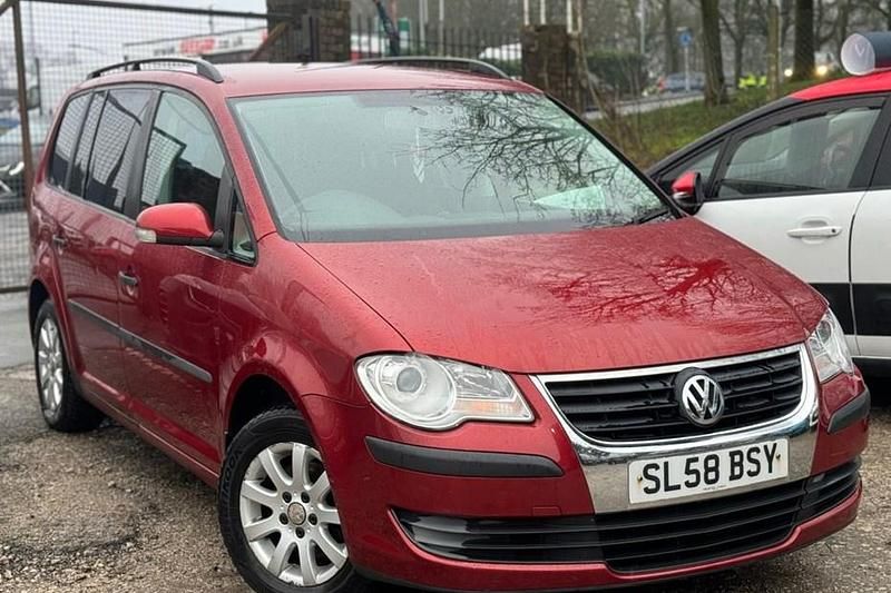 Used VW Touran S 90 HP (66 kW) 2008 Red MPV