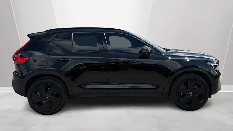 Used Volvo XC40 Ultra 197 HP (144 kW) 2025 Black SUV