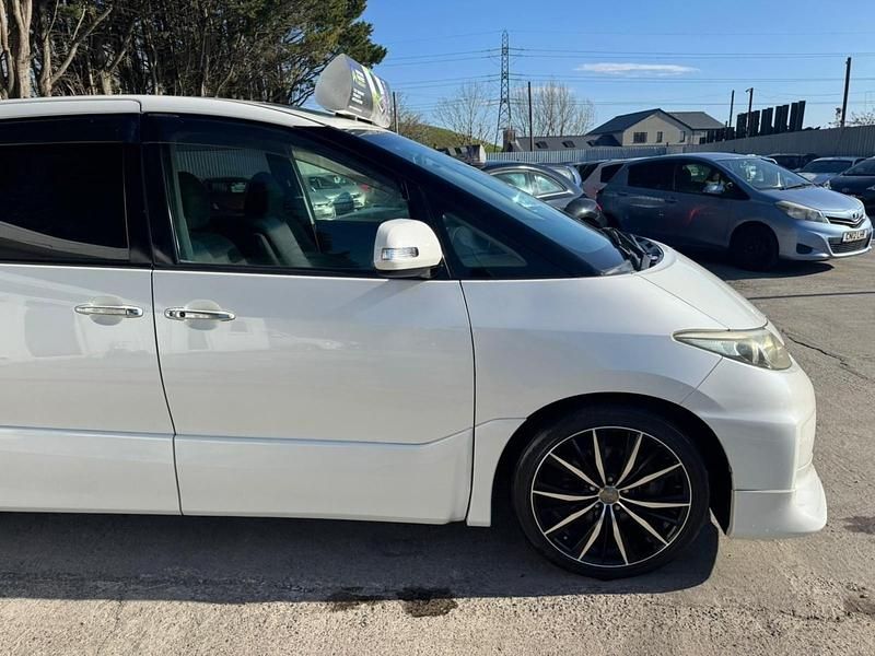 Used Toyota Estima 170 HP (125 kW) 2013 White MPV