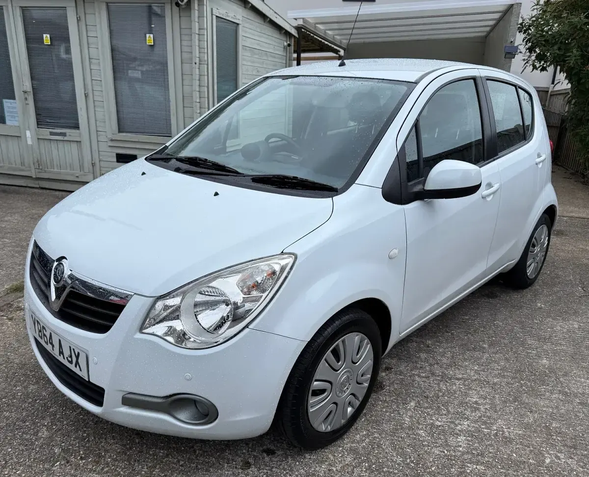 Used Vauxhall Agila S 68 HP (50 kW) 2014 White MPV