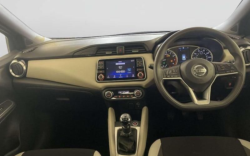Usado Nissan Micra Acenta Limited Edition 90 HP (66 kW) 2018 Preto Citadino