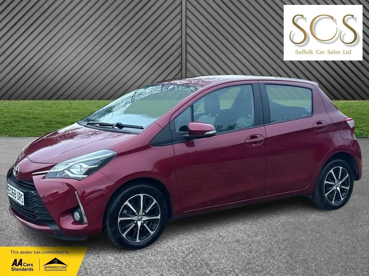 Begagnad Toyota Yaris 2018 Röd Halvkombi
