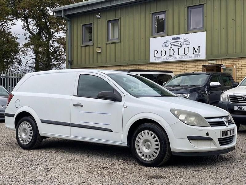 White Used 2007 Vauxhall Astra Club Van | £990 (Fair price) - Image 1/3