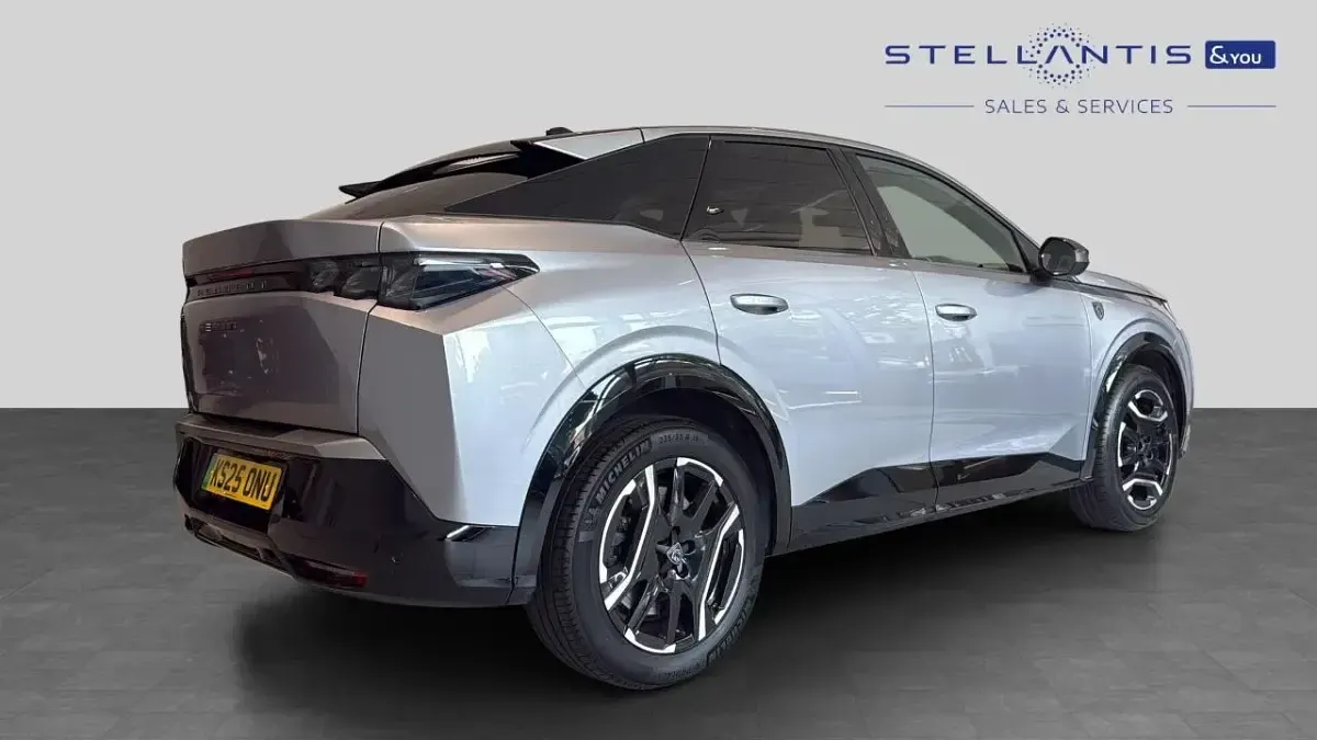 Used Peugeot e-3008 GT 152 kW (207 HP) 2025 Grey SUV