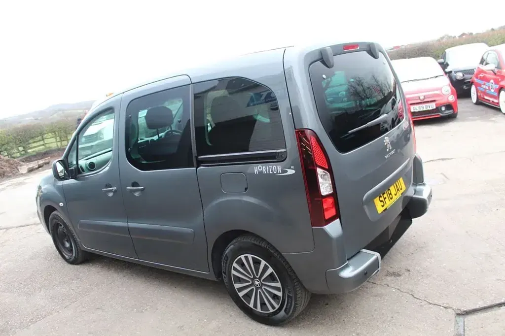Second-hand Peugeot Partner 100 CP (73 kW) 2018 Gri Monovolum