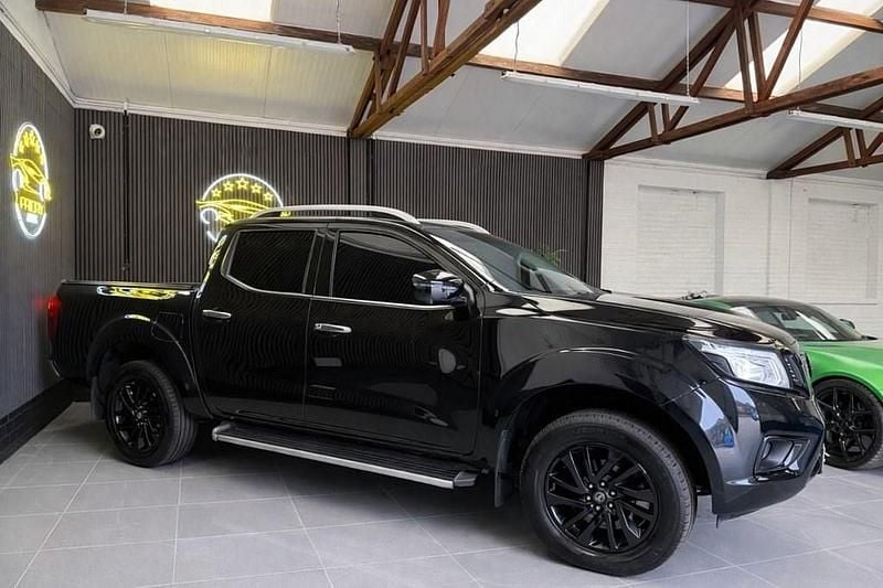 Used Nissan Navara Tekna 190 HP (139 kW) 2017 Black Pickup