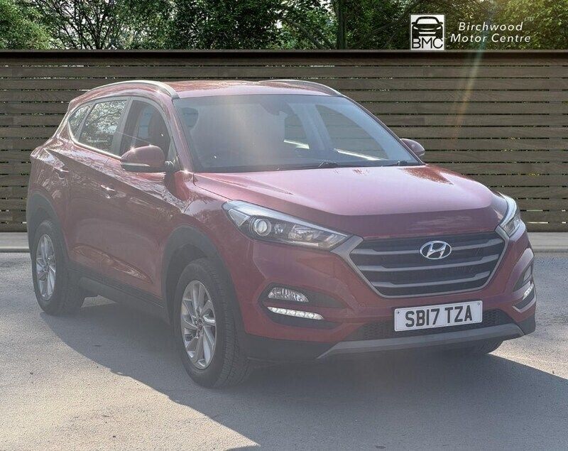 Red Used 2017 Hyundai Tucson SE SUV | £9,400 (Good price) - Image 1/4