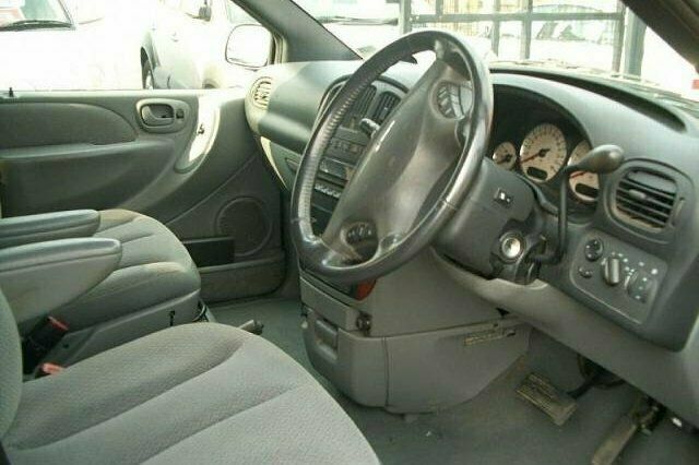 Used Chrysler Voyager 148 HP (108 kW) 2006 MPV