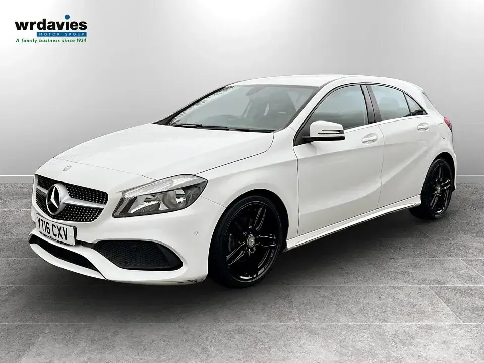 Used Mercedes A200 Executive 136 HP (100 kW) 2016 White Hatchback
