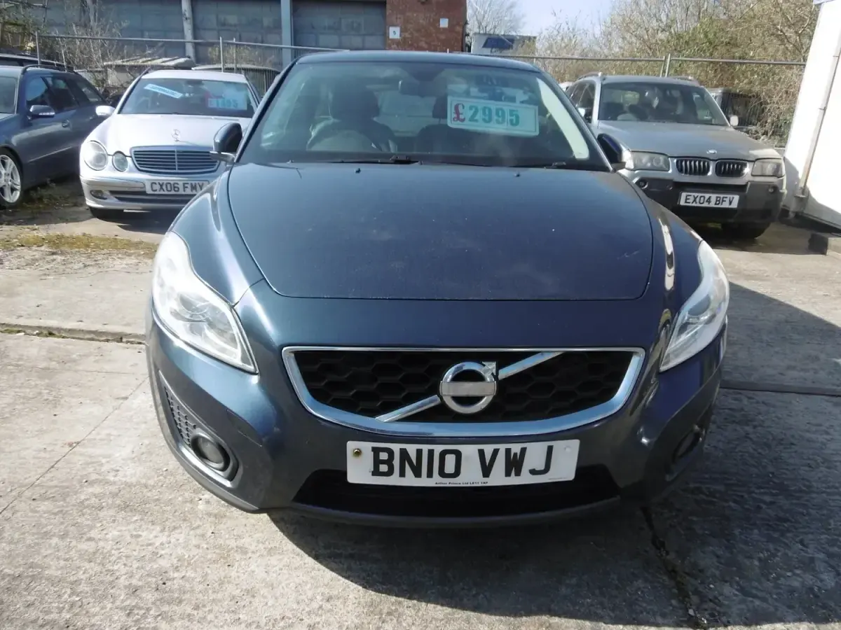 Used Volvo C30 100 HP (73 kW) 2010 Blue Hatchback