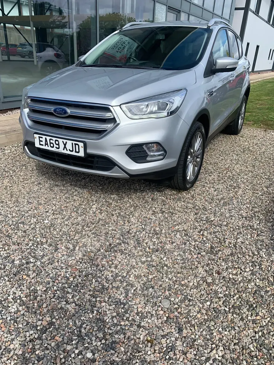 Begagnad Ford Kuga Titanium 2019 Silver SUV